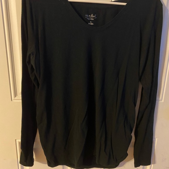 Long sleeve maternity top. - Picture 1 of 1